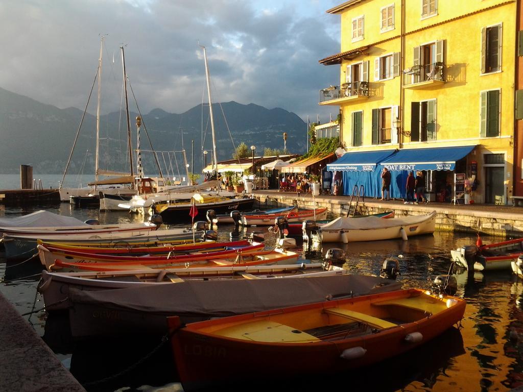 Hotel Danieli La Castellana Lago Di Garda Бренцоне-суль-Гарда Экстерьер фото
