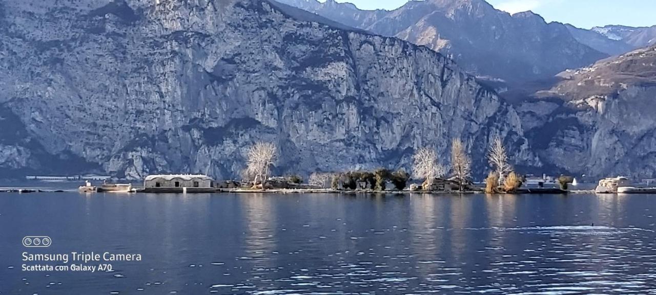 Hotel Danieli La Castellana Lago Di Garda Бренцоне-суль-Гарда Экстерьер фото
