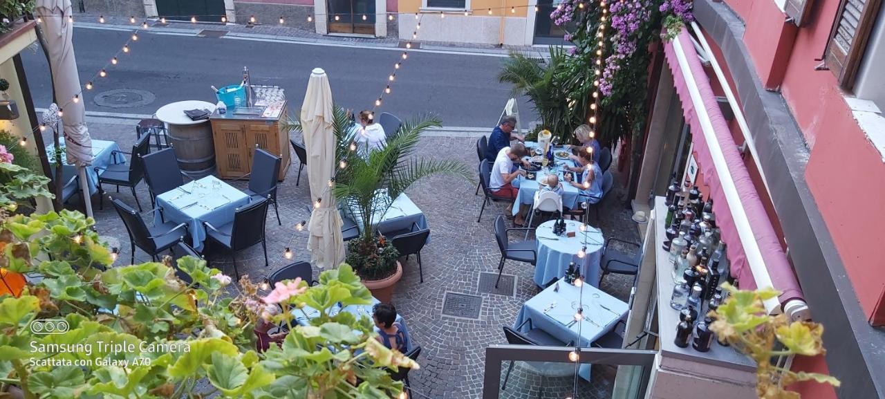 Hotel Danieli La Castellana Lago Di Garda Бренцоне-суль-Гарда Экстерьер фото