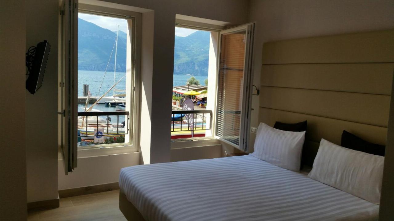 Hotel Danieli La Castellana Lago Di Garda Бренцоне-суль-Гарда Экстерьер фото