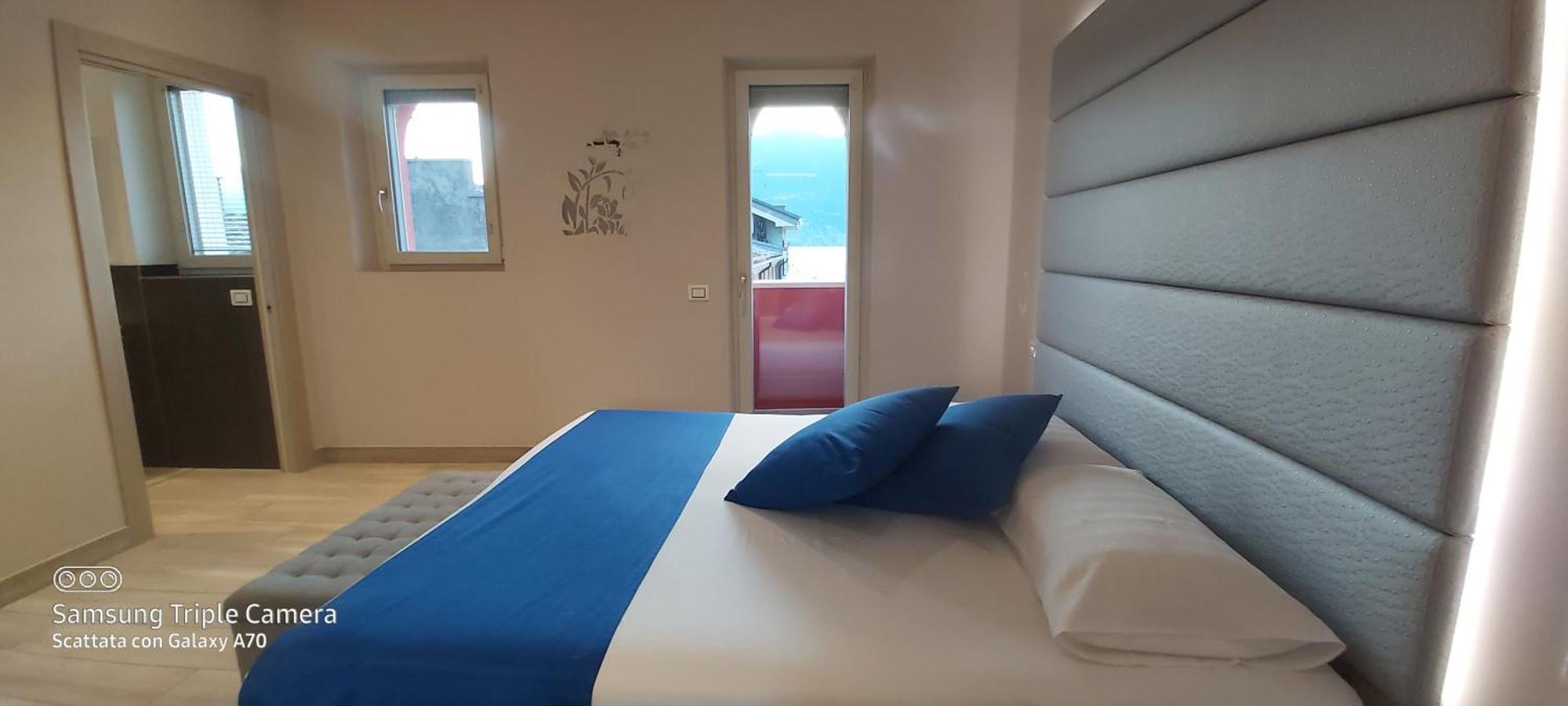 Hotel Danieli La Castellana Lago Di Garda Бренцоне-суль-Гарда Экстерьер фото
