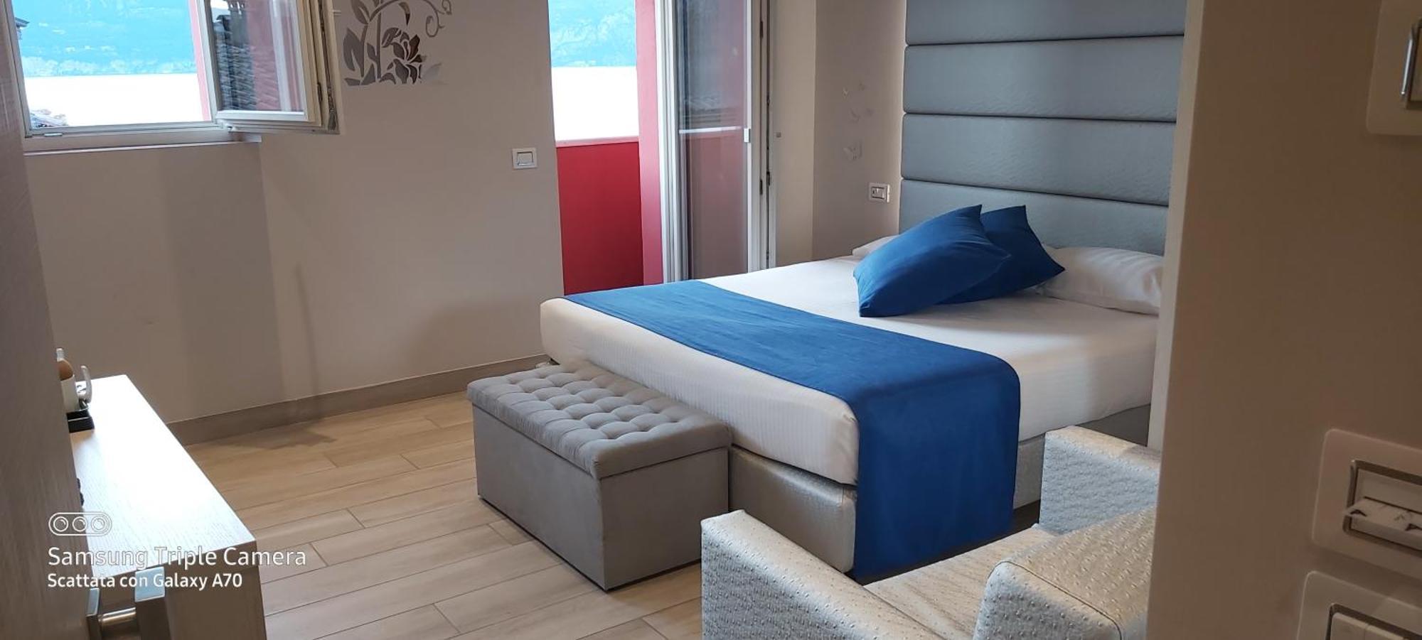 Hotel Danieli La Castellana Lago Di Garda Бренцоне-суль-Гарда Экстерьер фото